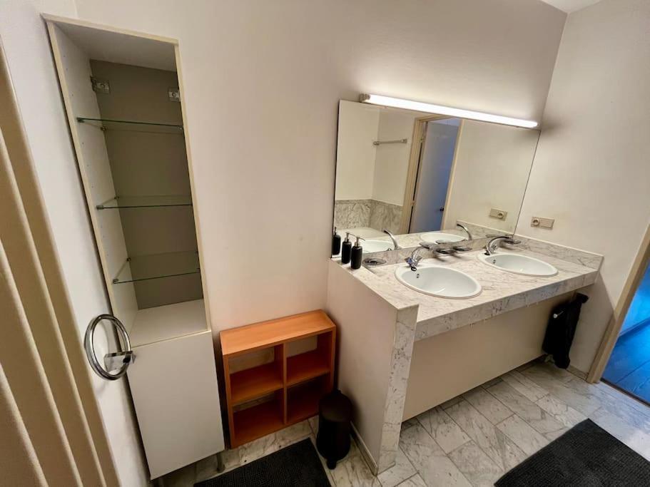 Big Apartment With Parking In Amberes Exterior foto