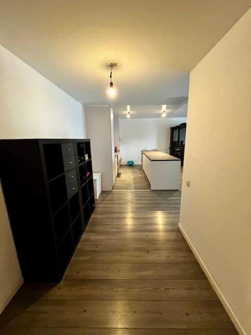 Big Apartment With Parking In Amberes Exterior foto