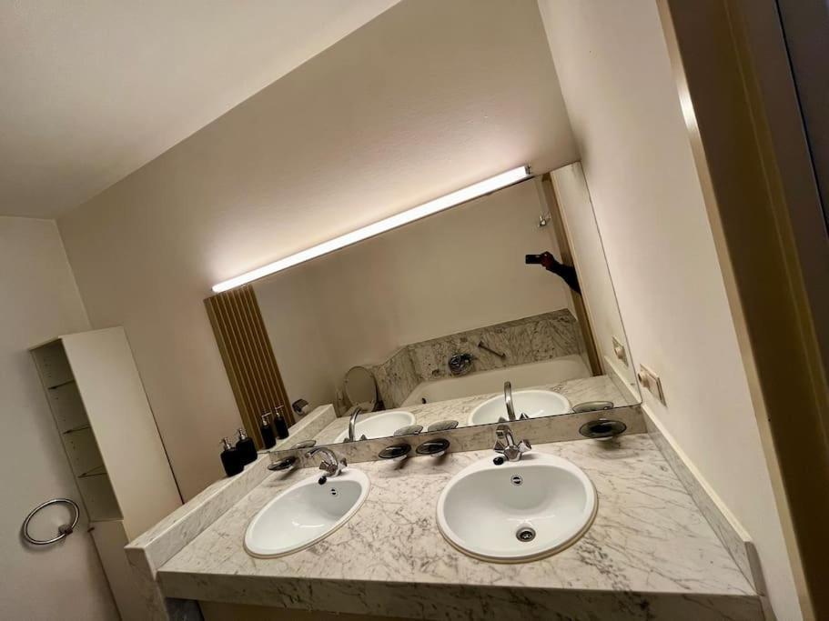 Big Apartment With Parking In Amberes Exterior foto