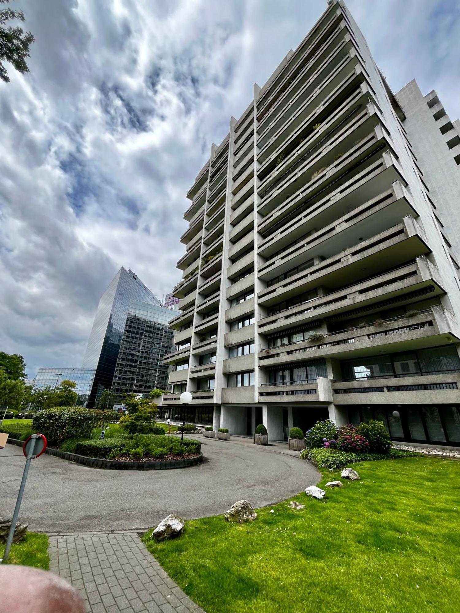 Big Apartment With Parking In Amberes Exterior foto