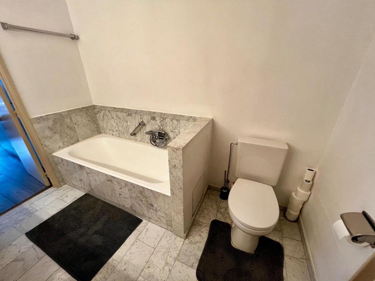 Big Apartment With Parking In Amberes Exterior foto