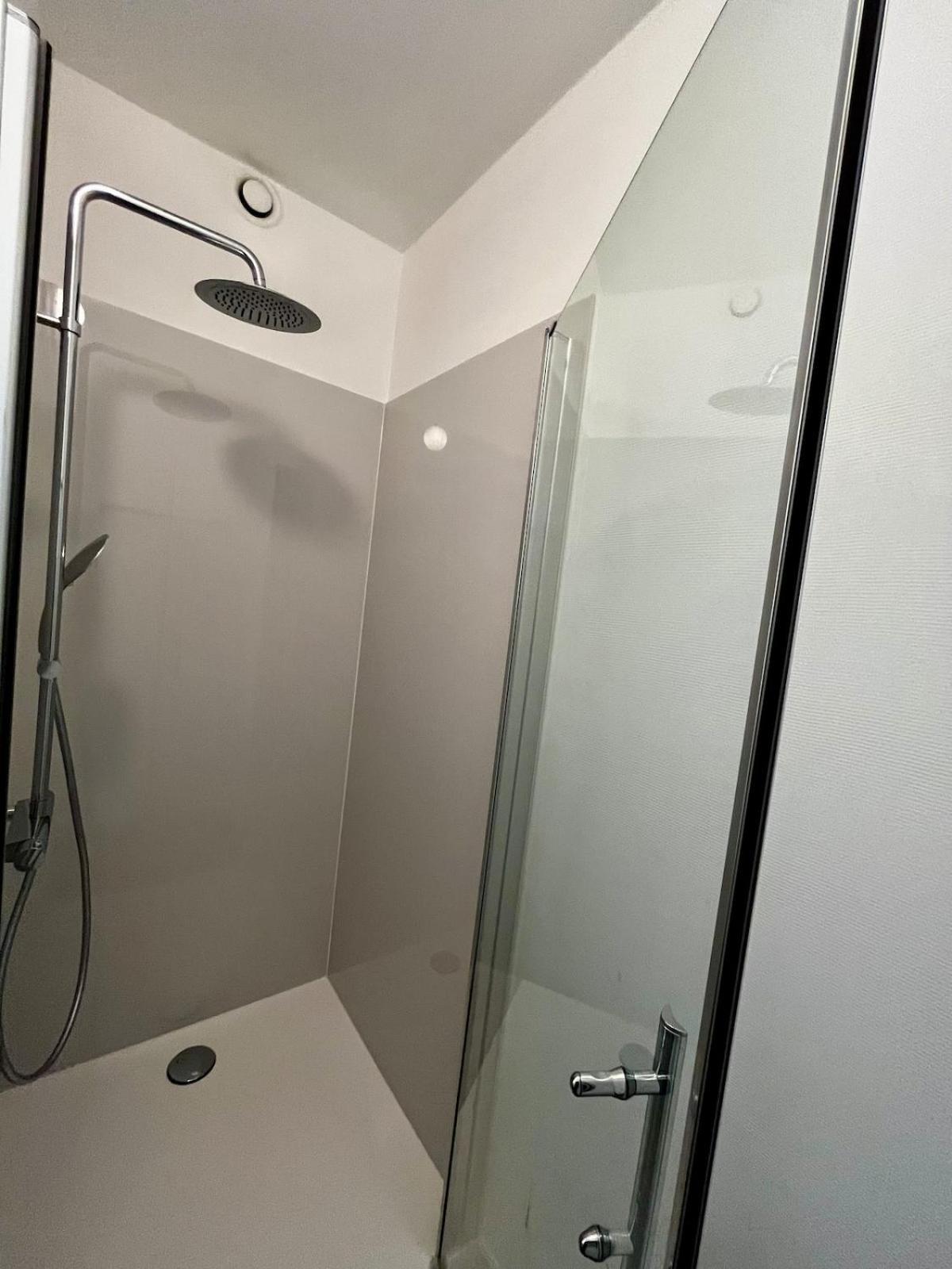 Big Apartment With Parking In Amberes Exterior foto